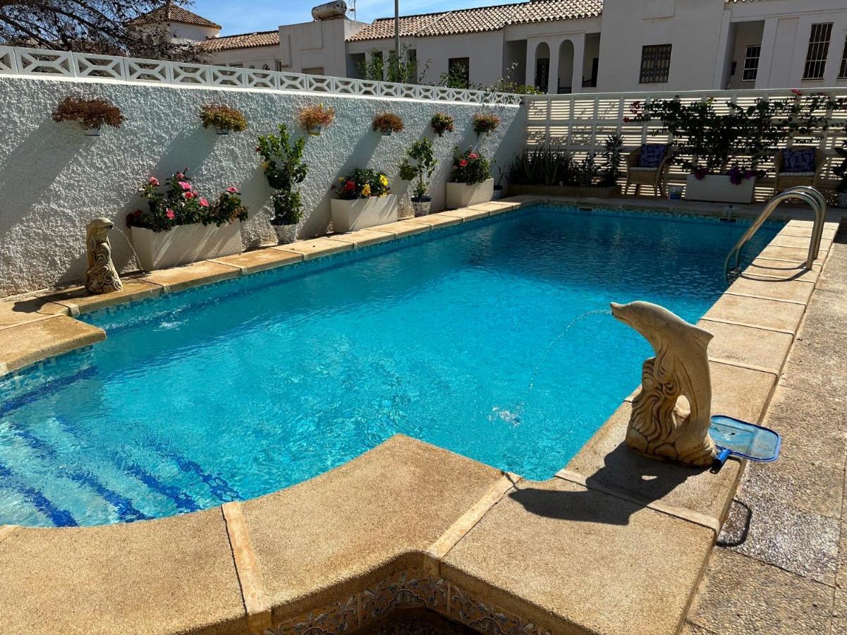 Large Villa Private Pool And Garden Near Beach Roquetas de Mar Exteriér fotografie