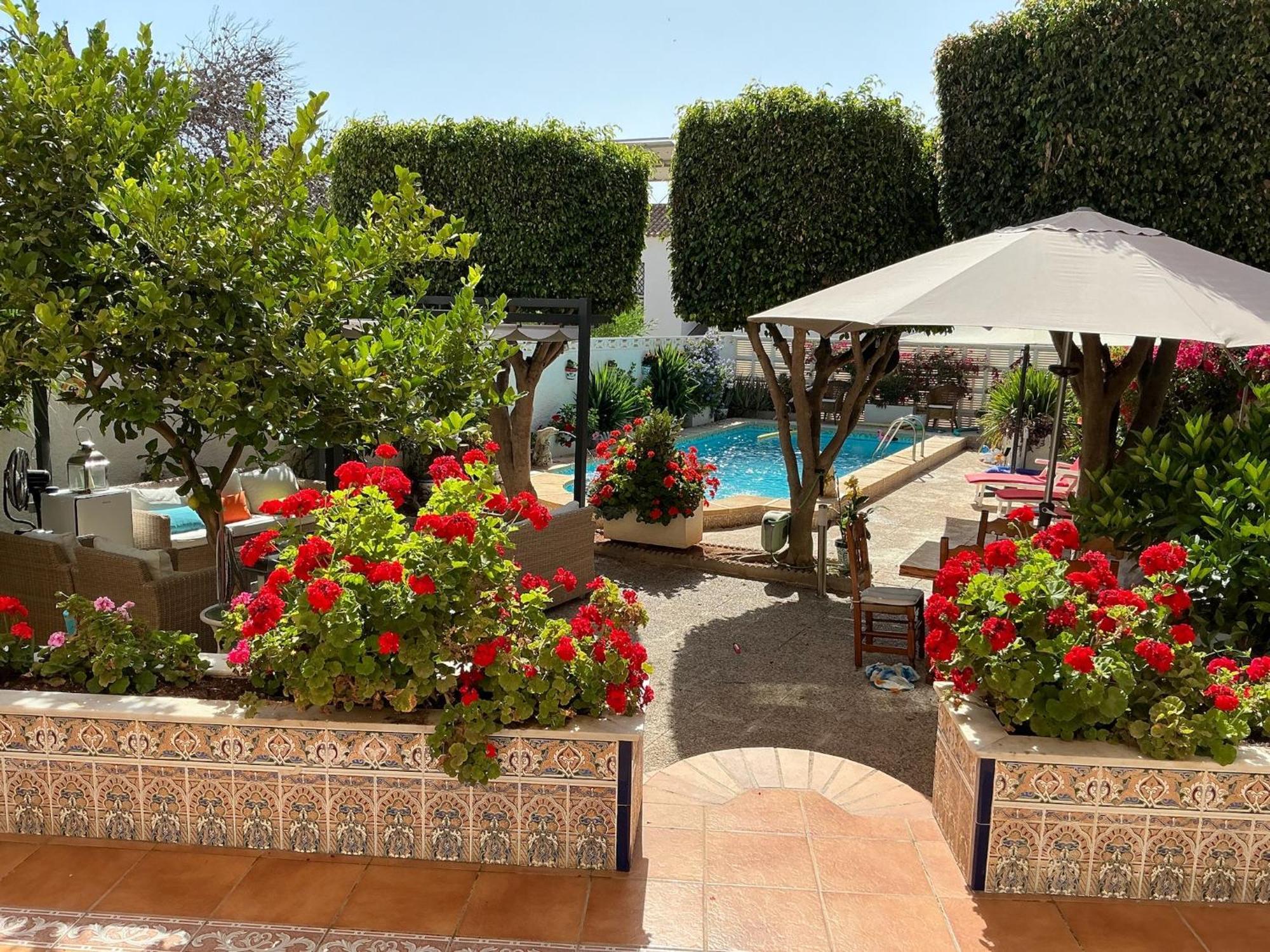 Large Villa Private Pool And Garden Near Beach Roquetas de Mar Exteriér fotografie